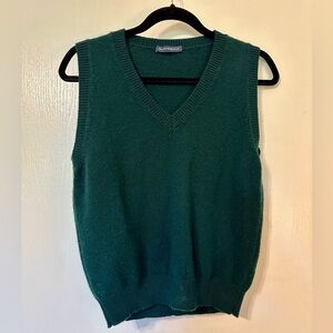 Brandy Melville forest v-neck green sweater vest. One size
